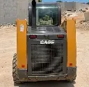 MINICARGADOR CASE SR200 MARTILLO2.webp