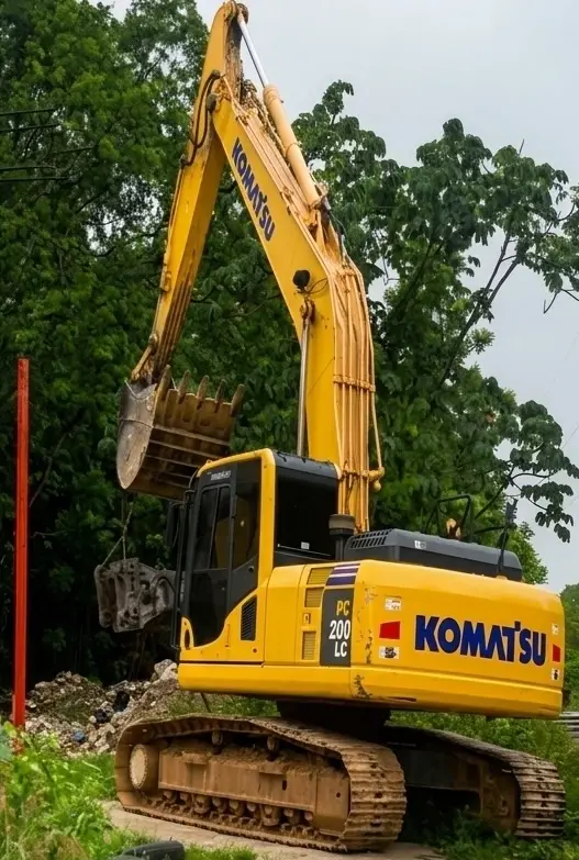 KOMATSU PC 200 LC.webp