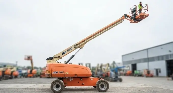 PLATAFORMA AEREA JLG 800J 24m 3.webp