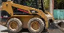 MINICARGADOR CATERPILLAR 242-B 2.webp